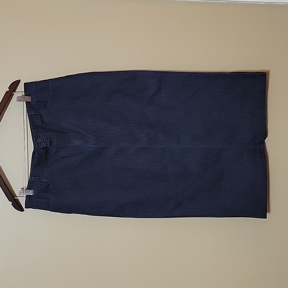 Womens Lee Rider denim shirt. 17.5 inch waist.  32 inch length.